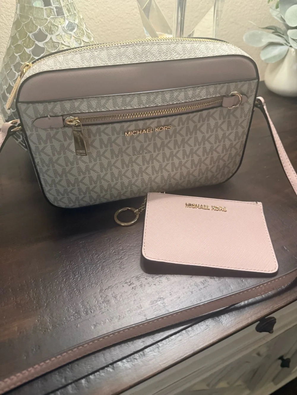 Michael Kors Pink and Cream Jet Set Crossbody w Cardholder Wallet - Picture 3 of 13